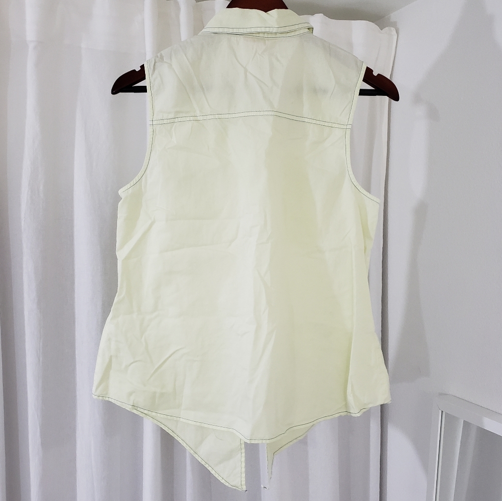 Dolled Up Button Down Sleeveless Top in Lime Green Women’s Size M - Picture 3 of 4